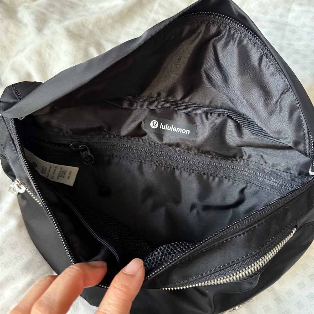 NWT Lululemon City Adventurer Belt Bag 2.5L - Picture 9 of 9